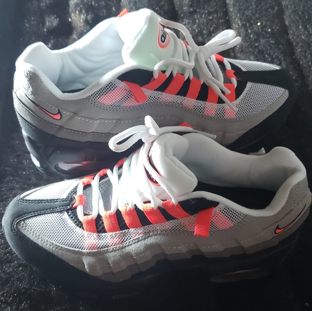 NIKE AIR MAX 95 SOLAR RED